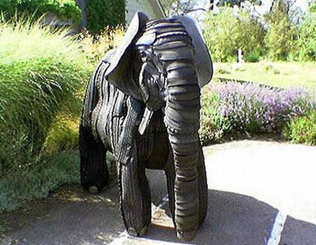 Скульптуры животных из старых покрышек